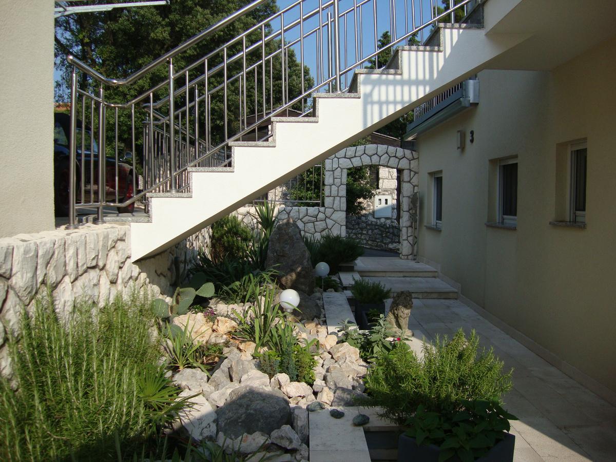 Apartments Ilona Novi Vinodolski Luaran gambar